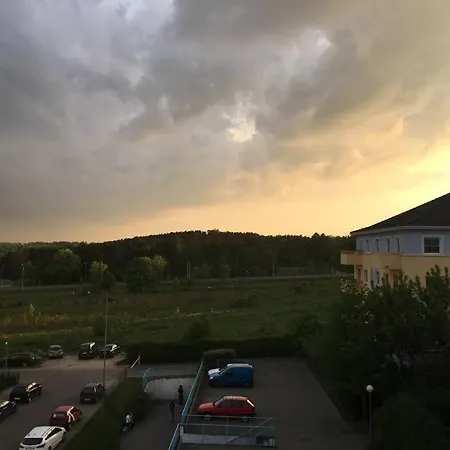 Sloneczna Kawalerka Blisko Centrum Z Balkonem I Parkingiem Apartment